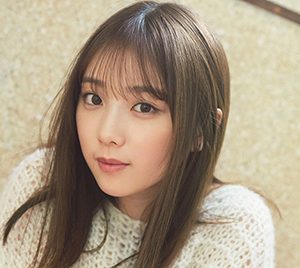 乃木坂46与田祐希、表紙&巻頭に登場!“休日デートグラビア”披露
