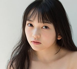 佐山すずか、“大きすぎる”輝きに大注目!大人の表情としぐさで魅了