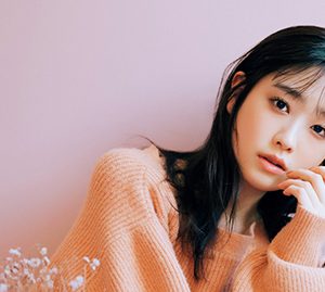 髙橋ひかる、表紙&巻頭グラビアに登場…多忙な毎日の楽しみ方を語る