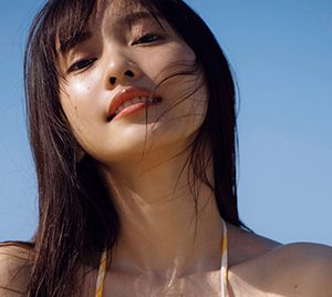佐野ひなこデビュー10周年記念写真集の重版が決定!アザーカットも解禁