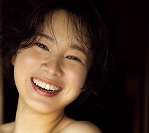 現役看護師&グラドル真田まこと、“週プレ”登場!圧倒的スタイル披露
