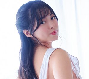 佐藤望美とキャンプデート!夜のテントではより大胆に…
