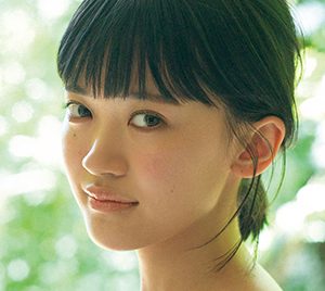女優としても注目!日永麗、初めての水着グラビアに挑戦