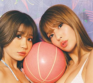 橋本梨菜&葉月あや、“イチャイチャ”グラビア披露!仲良しコンビのコラボショット