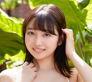 グラドル鈴木ゆうは、特技のピアノ&クラシックバレエを披露