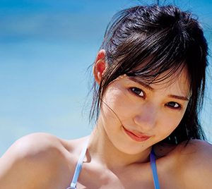 横野すみれ「週プレ」初表紙&巻頭グラビアを飾る! “アイドル史上最強ボディー”披露