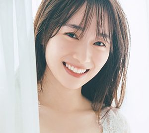 櫻坂46守屋麗奈、純白ランジェリー姿を披露!1st写真集より貴重な先行カットが到着