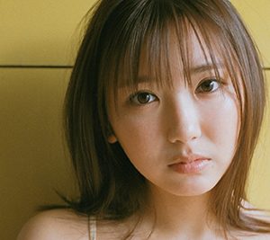 沢口愛華が表紙&巻頭グラビアを飾る!リアルな生活感を感じられる仕上がりに