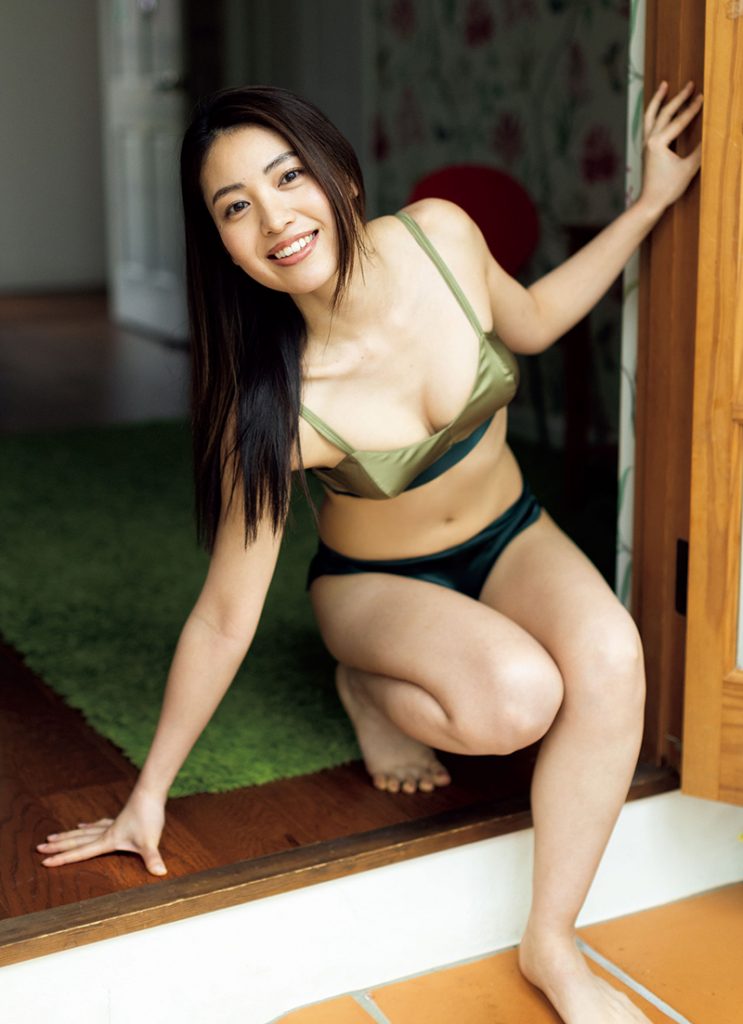 「週刊プレイボーイ39&40号」に登場している北原芽依