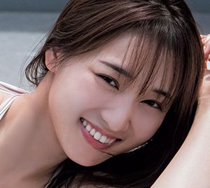 櫻坂46菅井友香、エレガントボディー披露!“卒業写真集”よりお気に入りの水着カット解禁