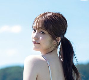 「26時のマスカレイド」森みはる写真集よりカバーカット3種解禁!初めての海でのグラビア撮影シーンを採用