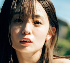 注目の若手女優・西葉瑞希、キュートな表情と抜群のスタイルを披露