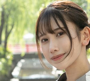 レースクイーン&グラビアアイドル名取くるみ、“黄金比ボディー”を披露