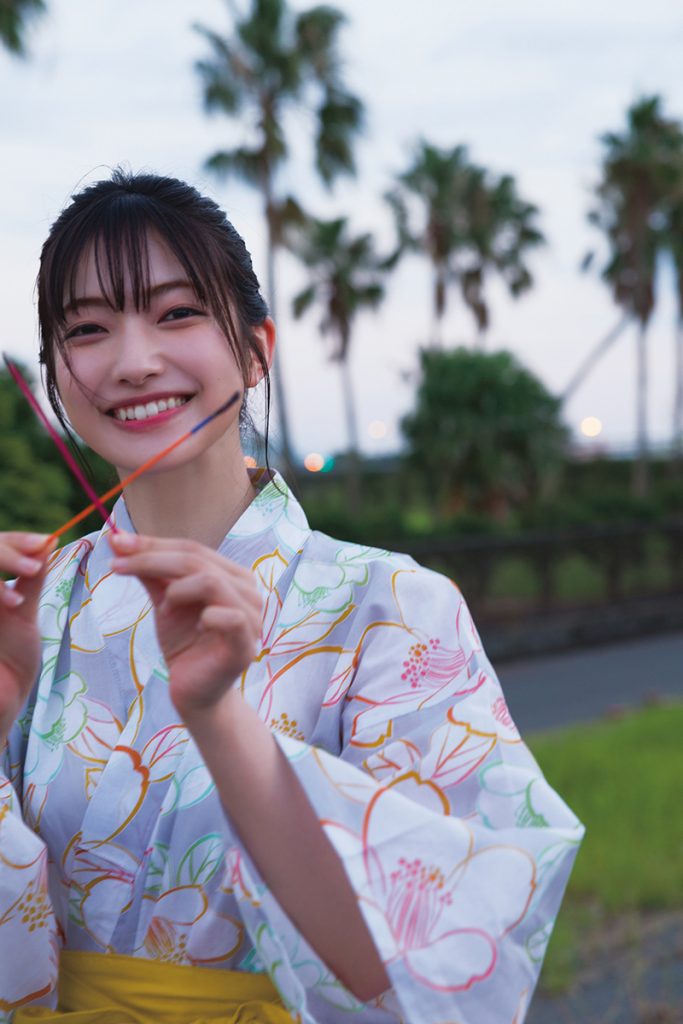 「櫻坂46大園玲1st写真集 半分光、半分影」より