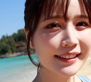 グラビアアイドル小日向ゆか『週プレ プラス!』に登場、ブラックランジェリーの大人な姿も