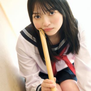 “手羽セン”佐山すずかの写真集発売決定!制服からスクール水着、ランジェリー姿まで圧倒的美ボディーを披露