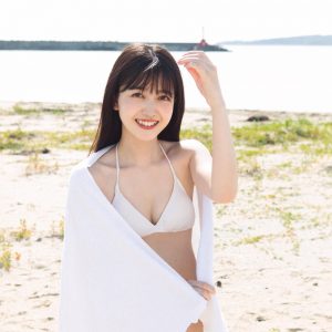 乃木坂46久保史緒里1st写真集「交差点」発売前重版決定!大反響の白水着カットが新たに解禁