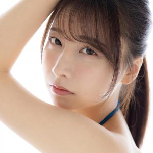 鈴木優香、まぶしいほどのスタイルを披露!最新デジタル写真集「fire BLUE」配信