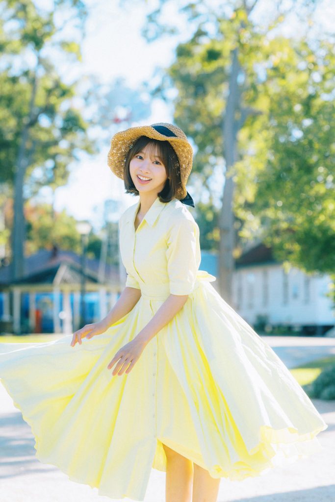 日向坂46富田鈴花1st写真集『鈴花サーキット』より