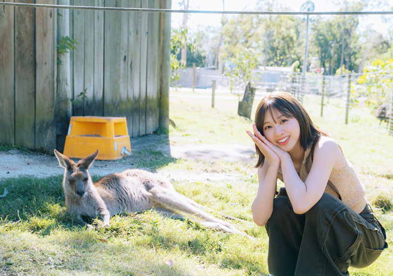 日向坂46富田鈴花1st写真集『鈴花サーキット』より