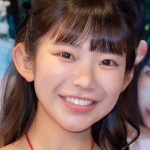 グラビアアイドル長澤茉里奈“まりちゅう”、自然の中で見せたこぼれそうなバストにドキッ「プルプルで最高」「朝から元気になった」