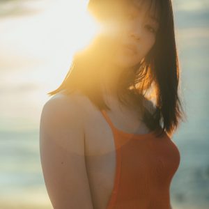 『王様のブランチ』リポーター冴木柚葉1st写真集より最新カット&ミキ昂生・亜生からの“推薦文”到着