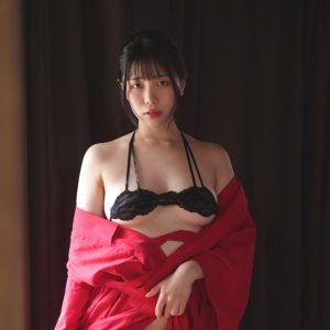 ピュア系美少女、“シャワーの後は”進化した大人ボディーで魅せる