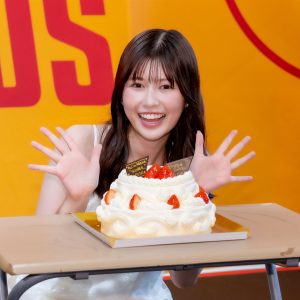 冴木柚葉、誕生日サプライズに笑顔 今後の夢は“一人旅”