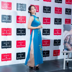 澄田綾乃、写真集『花澄想』に込めたファンへの想い 母への感謝も語る